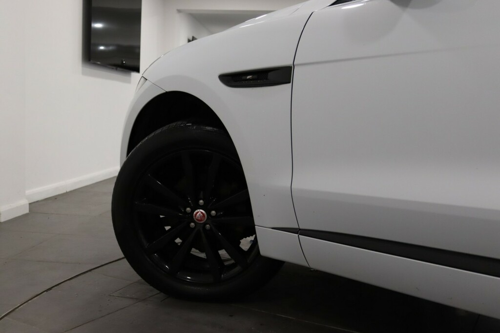 Jaguar F-Pace 2.0 D180 Chequered Flag MA20UNJ White #4