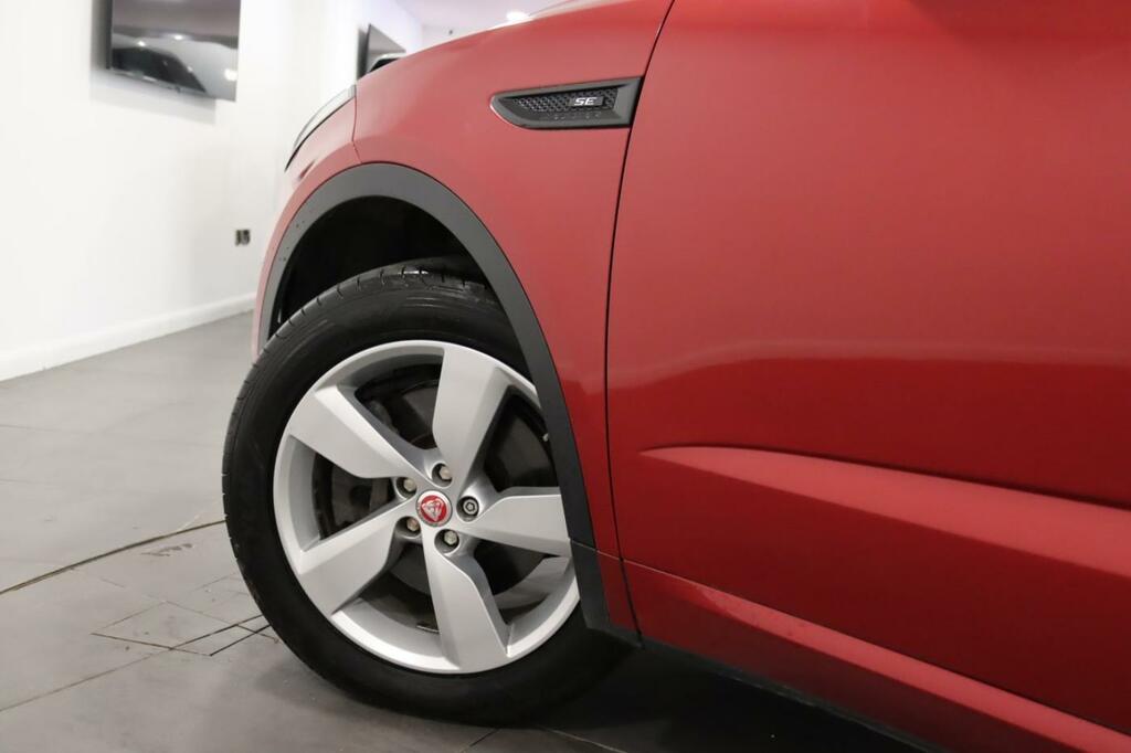 Jaguar E-Pace 2.0 D240 R-dynamic Se Red #4