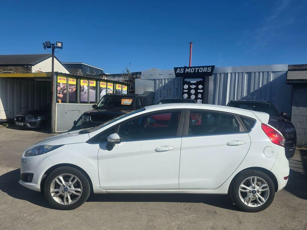 Ford Fiesta 1.25 Zetec Euro 5 201515 PN15GHG White #4