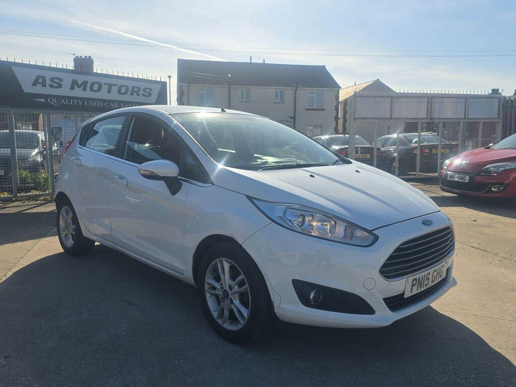 Ford Fiesta 1.25 Zetec Euro 5 201515 White
