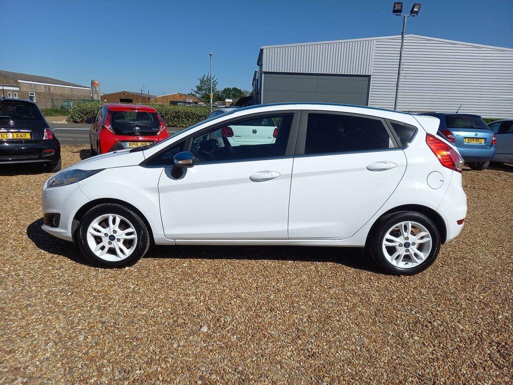 Ford Fiesta Hatchback 1.25 Zetec White Edition Euro 6 201 CK66ZLV White #4