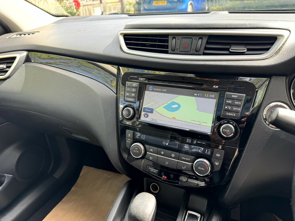 Nissan Qashqai Suv 1.2 Dig-t Tekna 2016 LO16OSN White #2