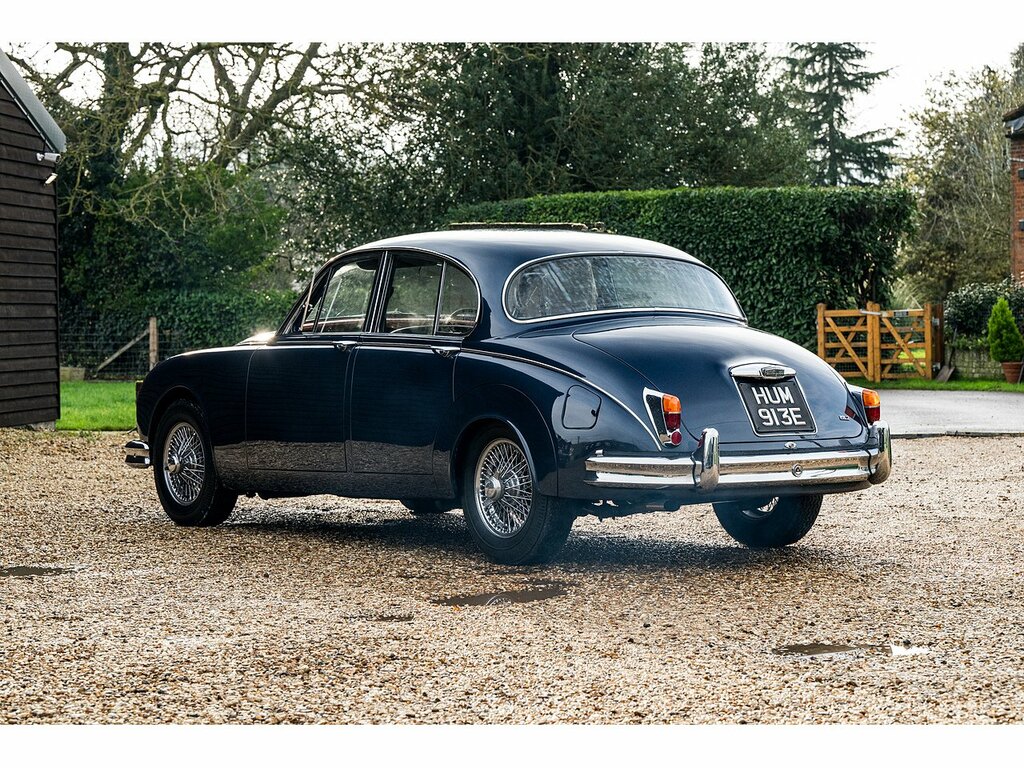 Jaguar Mark II 2.4 52 Blue #5