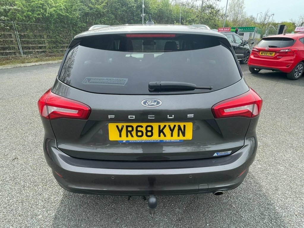 Ford Focus 1L Titanium X Grey #4
