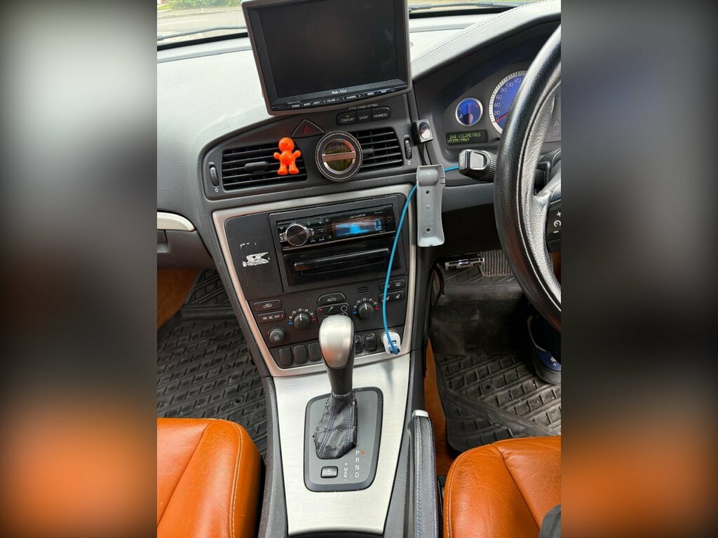 Volvo V70 2.3 R Black #5