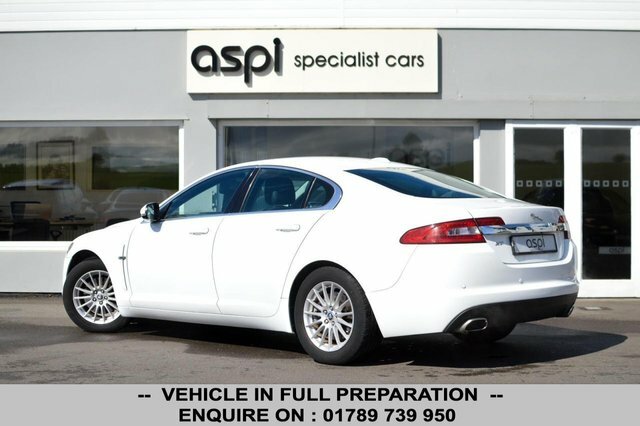 Jaguar XF V6 Luxury Saloon White #5