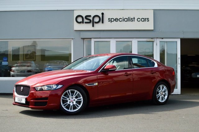 Jaguar XE Prestige Saloon Red #2