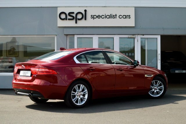 Jaguar XE Prestige Saloon Red #6