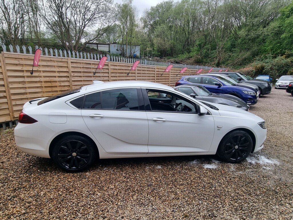 Vauxhall Insignia Hatchback 2.0 Turbo D Blueinjection Sri Nav 2017 BU67HRO White #4