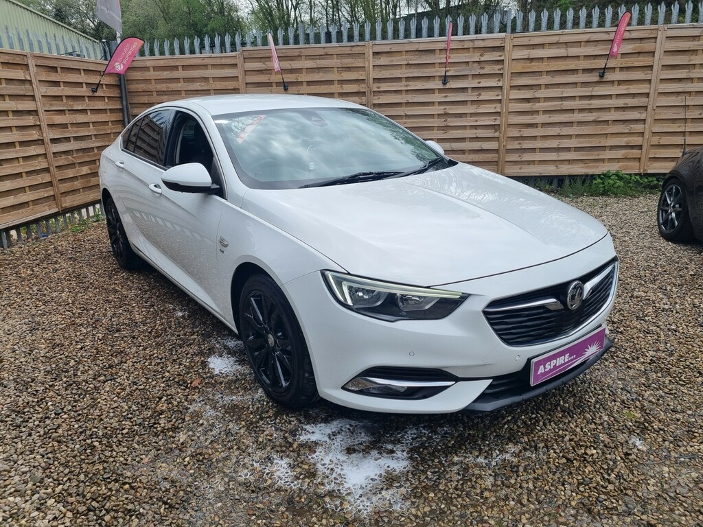 Vauxhall Insignia Hatchback 2.0 Turbo D Blueinjection Sri Nav 2017 White