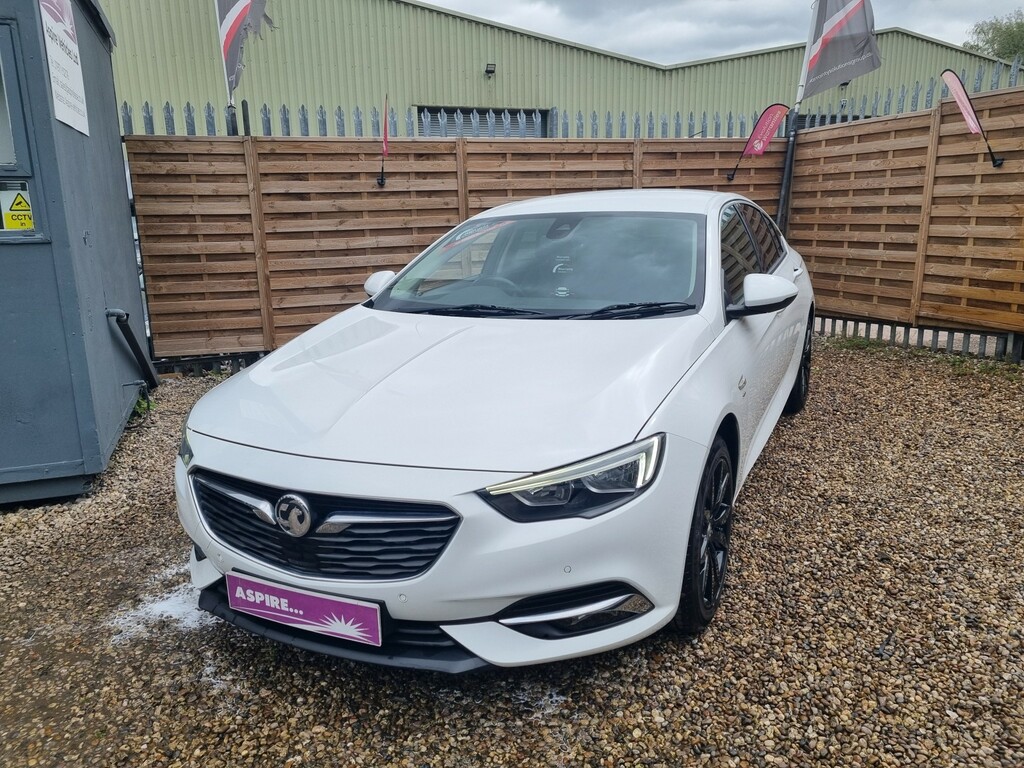Vauxhall Insignia Hatchback 2.0 Turbo D Blueinjection Sri Nav 2017 BU67HRO White #2