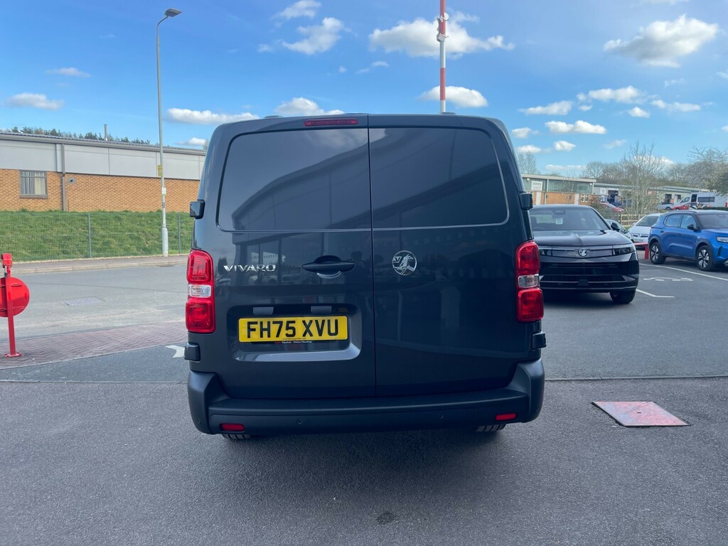 Vauxhall Vivaro XL Prime Doublecab 2.2Td 150Ps FH75XVU Grey #4
