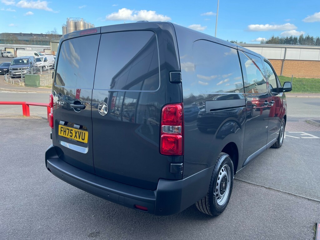 Vauxhall Vivaro XL Prime Doublecab 2.2Td 150Ps FH75XVU Grey #5