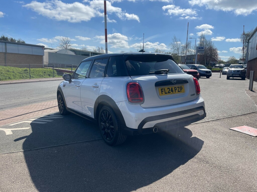 Mini Hatch Cooper Classic 1.5 136Ps FL24PZP White #3