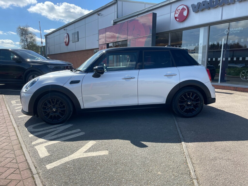 Mini Hatch Cooper Classic 1.5 136Ps FL24PZP White #2