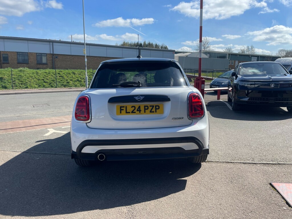 Mini Hatch Cooper Classic 1.5 136Ps FL24PZP White #4
