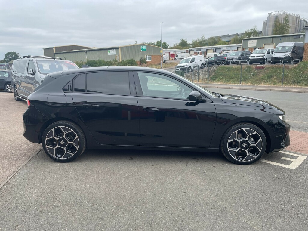 Vauxhall Astra Ultimate 1.2T 130Ps FP26PKU Black #4