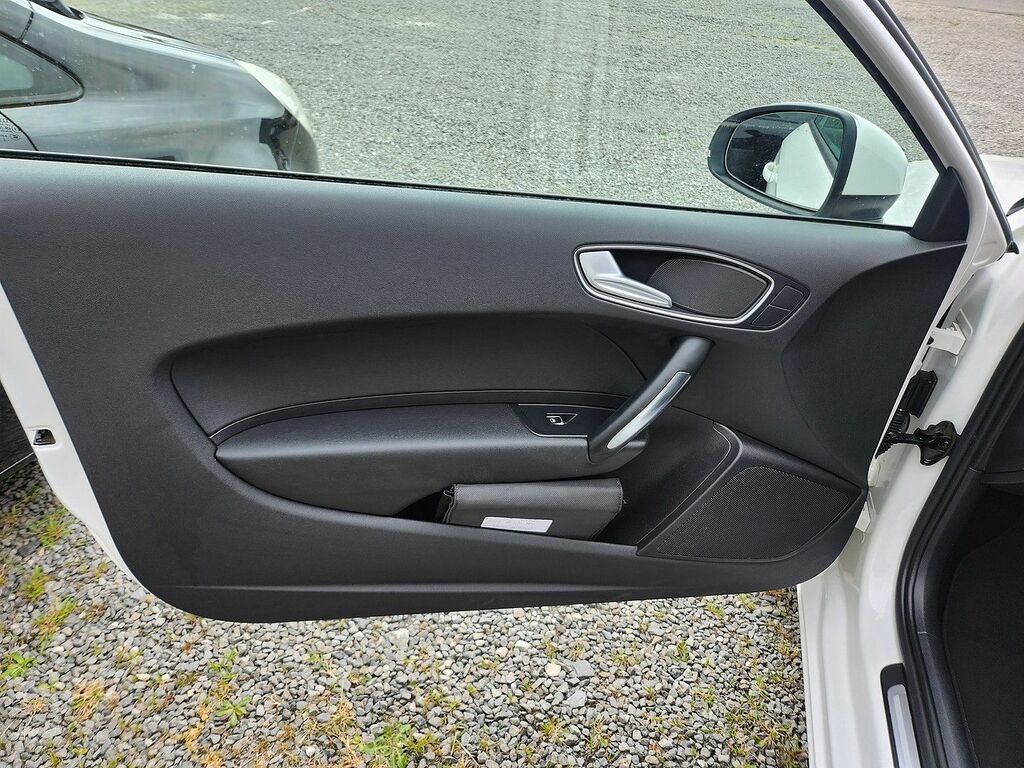 Audi A1 1.6 Tdi Sport 116Ps YP65UMO White #6