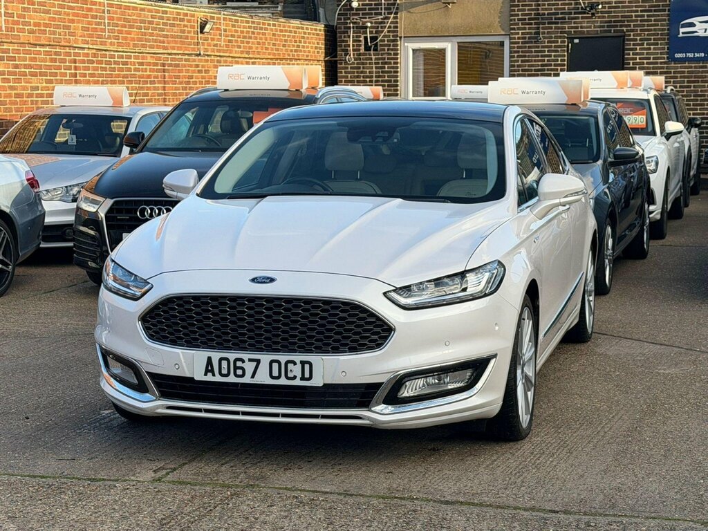 Ford Mondeo 2.0 Tdci Vignale Hatchback Powershift E AO67OCD White #3