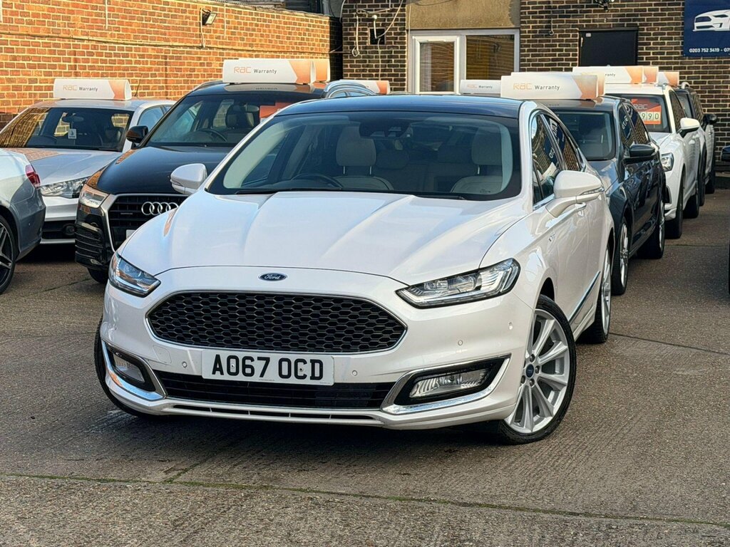 Ford Mondeo 2.0 Tdci Vignale Hatchback Powershift E AO67OCD White #5