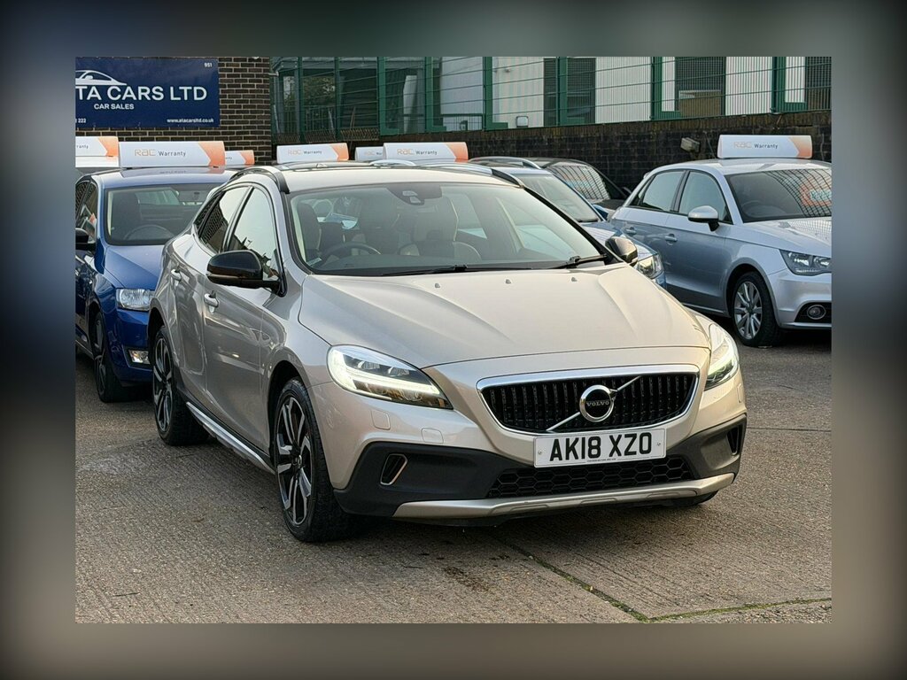 Volvo V40 Cross Country 1.5 T3 Gpf Pro Euro 6 Ss AK18XZO Gold #2