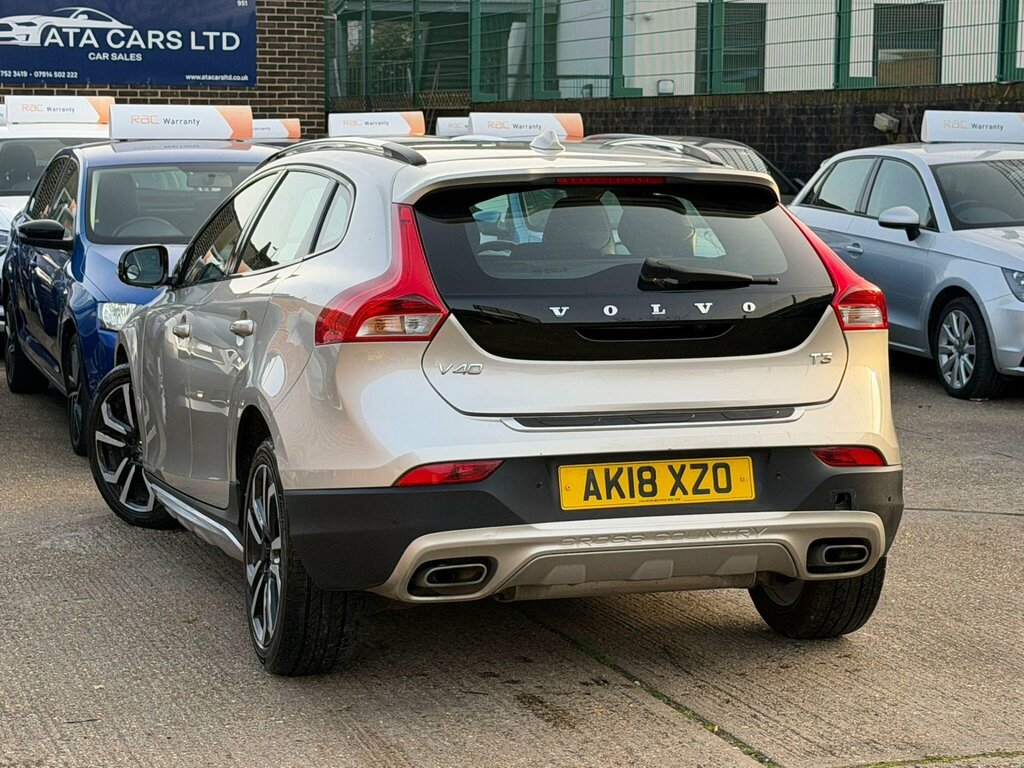 Volvo V40 Cross Country 1.5 T3 Gpf Pro Euro 6 Ss AK18XZO Gold #6