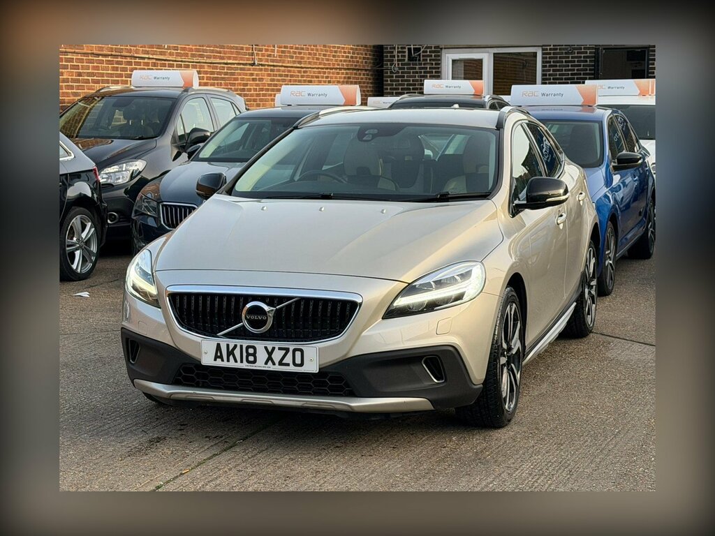 Volvo V40 Cross Country 1.5 T3 Gpf Pro Euro 6 Ss AK18XZO Gold #4