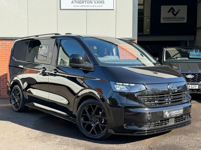 Volkswagen Transporter 2.0 Tdi T32 Commerce Pro Kombi Double Cab 5 Seats YC26VHF Black #2