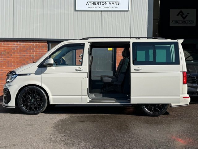 Volkswagen Transporter 2.0 Tdi T32 Highline Kombi Double Cab Dsg CX23NSE Grey #4