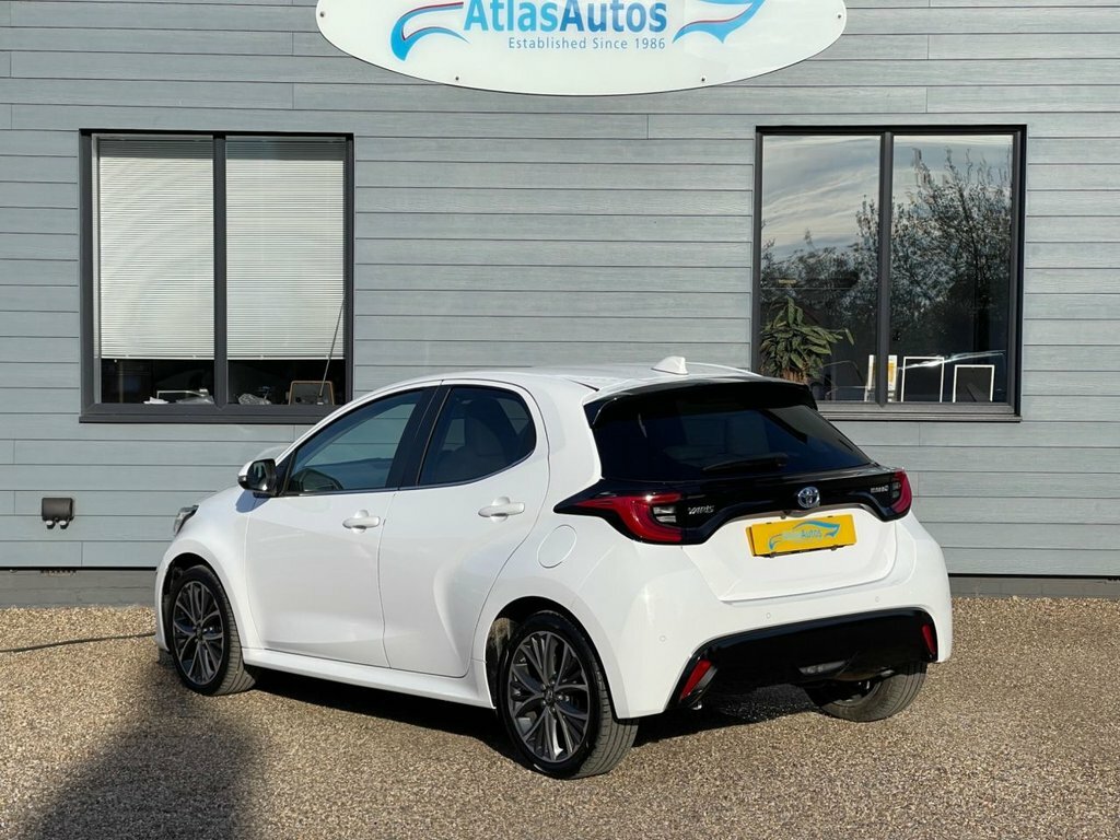 Toyota Yaris 1.5L Excel GJ73NHY White #4