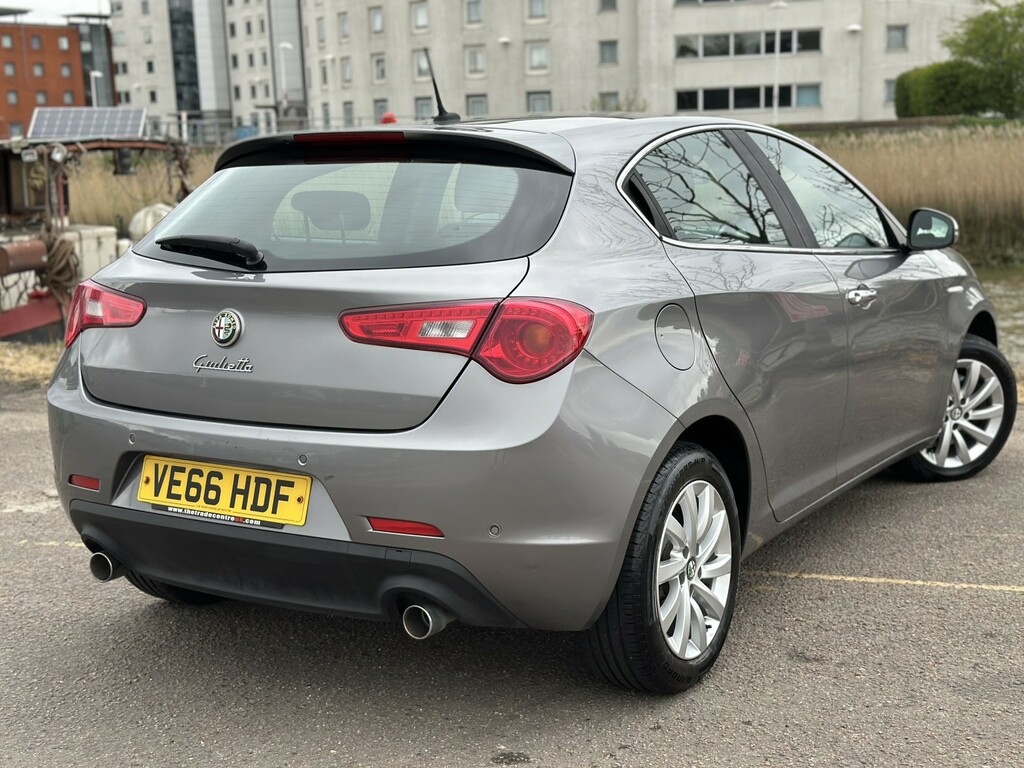 Alfa Romeo Giulietta 2.0 Giulietta 2.0 Jtdm-2 150 Bhp Distinctive Grey #6