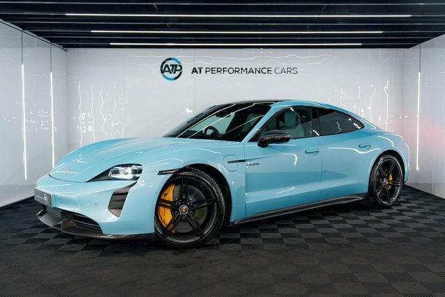 Porsche Taycan Plus 93.4Kwh Turbo S Blue