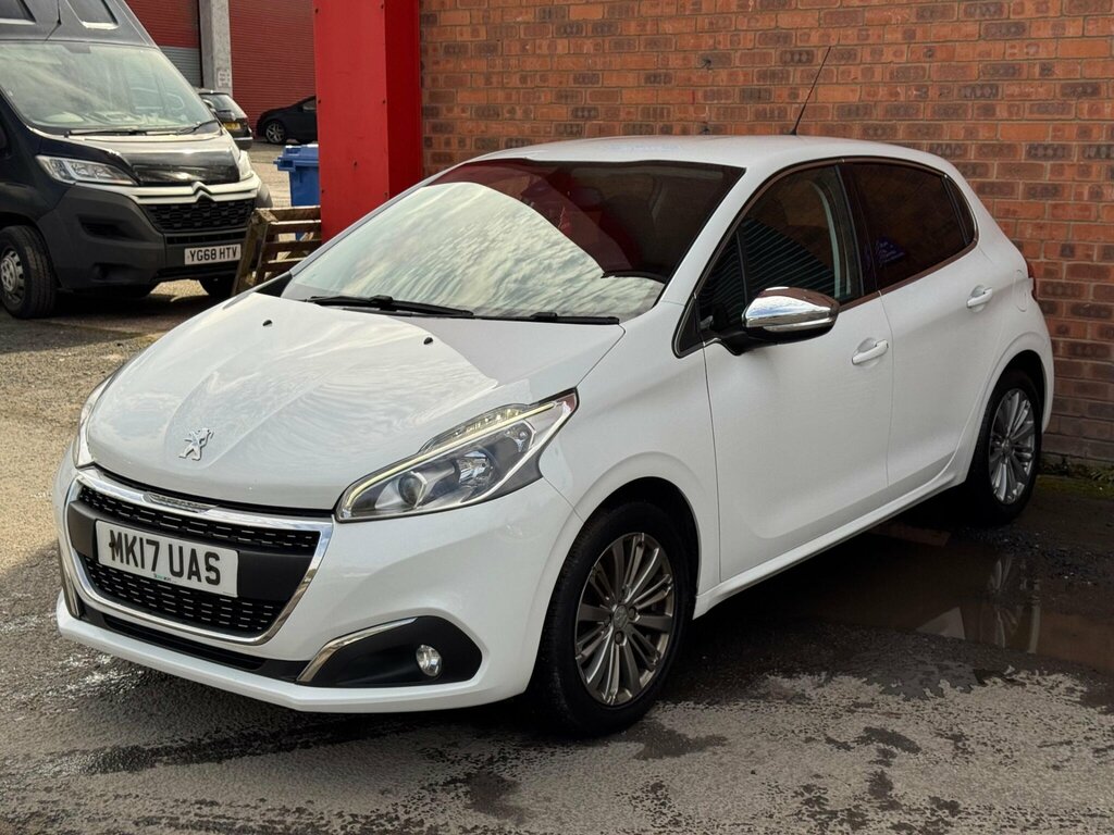 Peugeot 208 1.2 Puretech Allure Euro 6 MK17UAS White #2