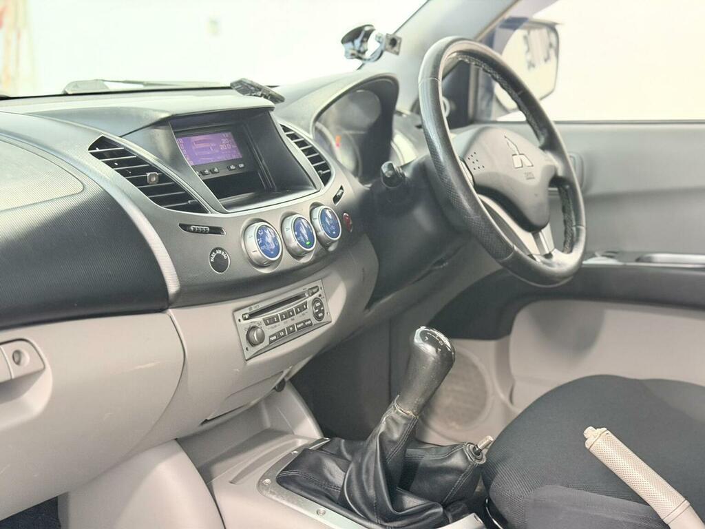 Mitsubishi L200 Pickup Silver #24