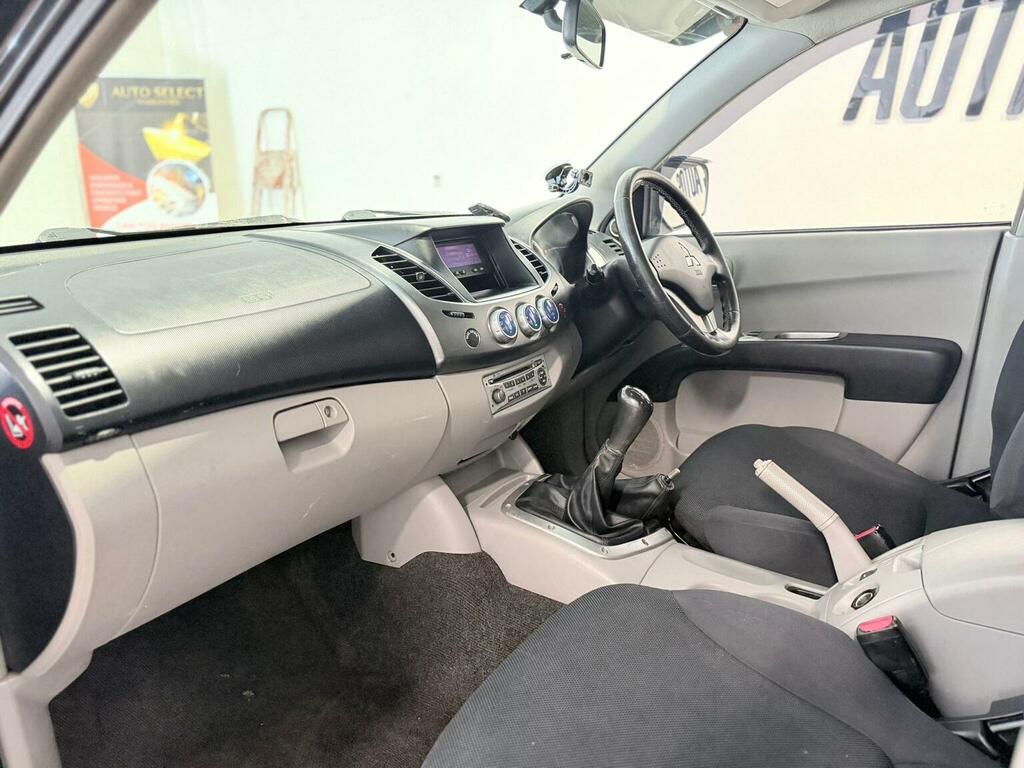 Mitsubishi L200 Pickup Silver #25
