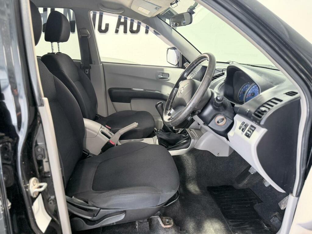 Mitsubishi L200 Pickup Silver #44