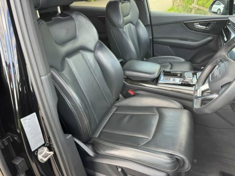 Audi Q7 3.0 Tdi V6 YY72LBP Black #2