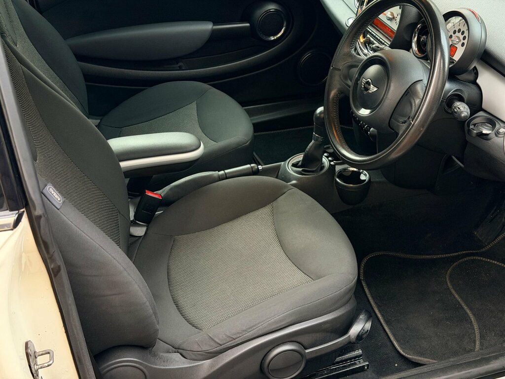 Mini Hatch 1.6 Cooper Steptronic Euro 5 KW60AYN White #2