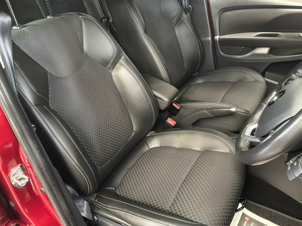 Renault Clio 1.5L Dynamique S Nav Red #4