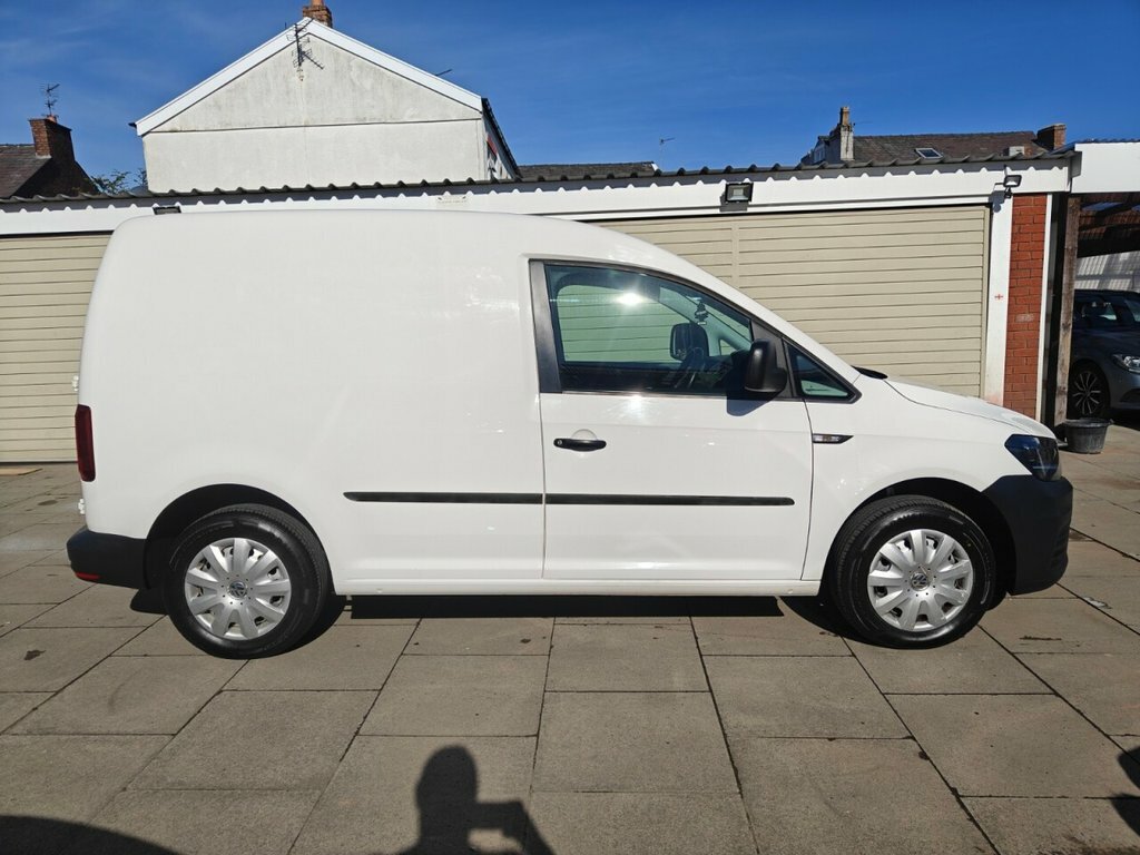 Volkswagen Caddy 2L Startline GF18UTV White #2