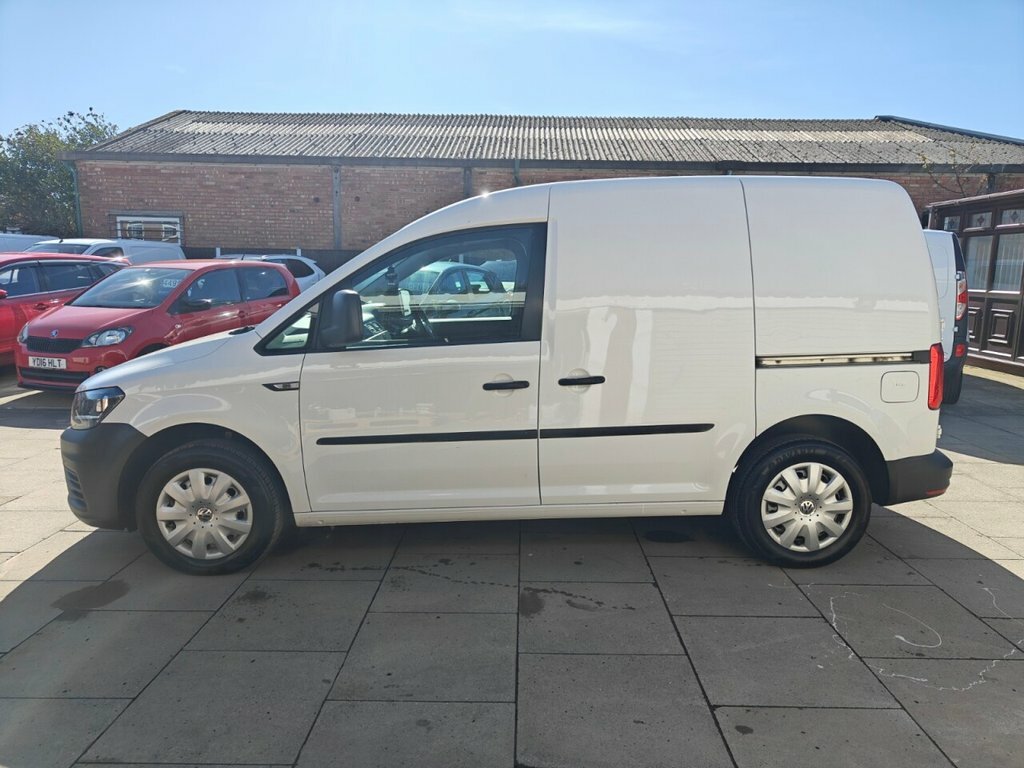 Volkswagen Caddy 2L Startline GF18UTV White #3