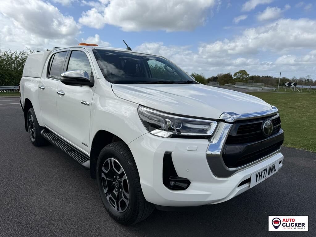Toyota HILUX 2.8 D-4d Invincible Pickup Double Cab A YH71WML White #3