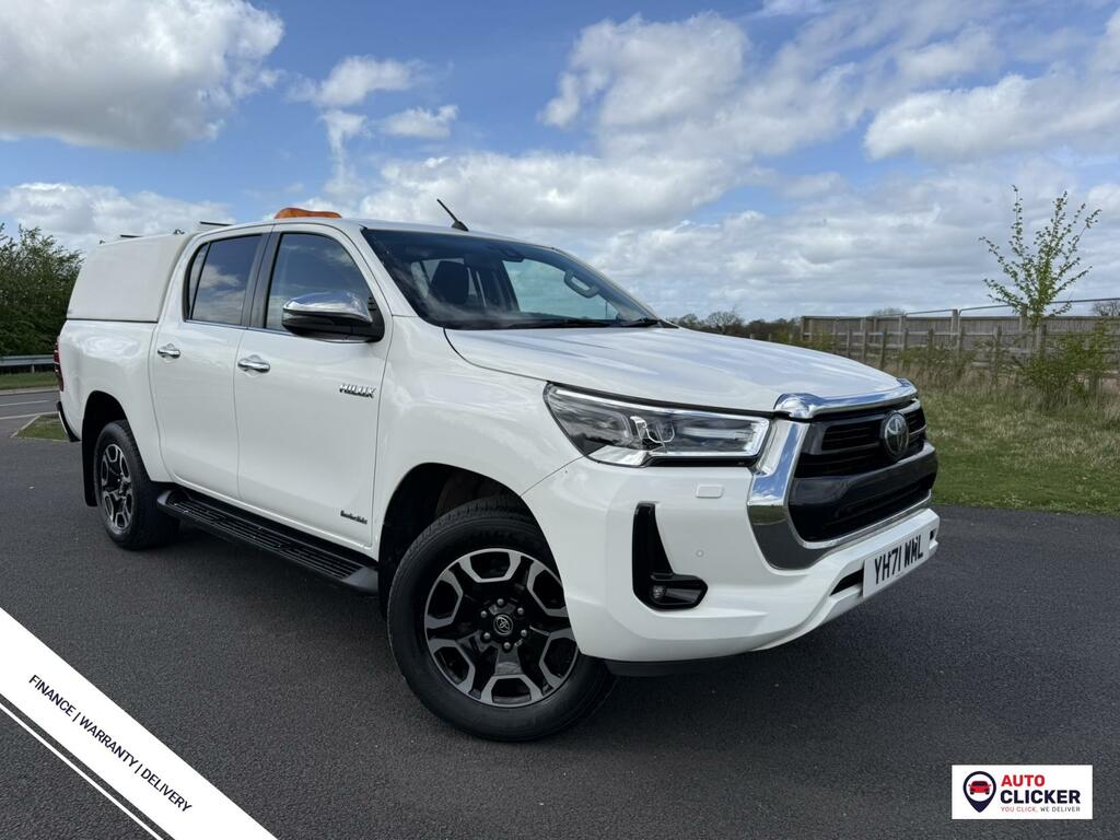 Toyota HILUX 2.8 D-4d Invincible Pickup Double Cab A White