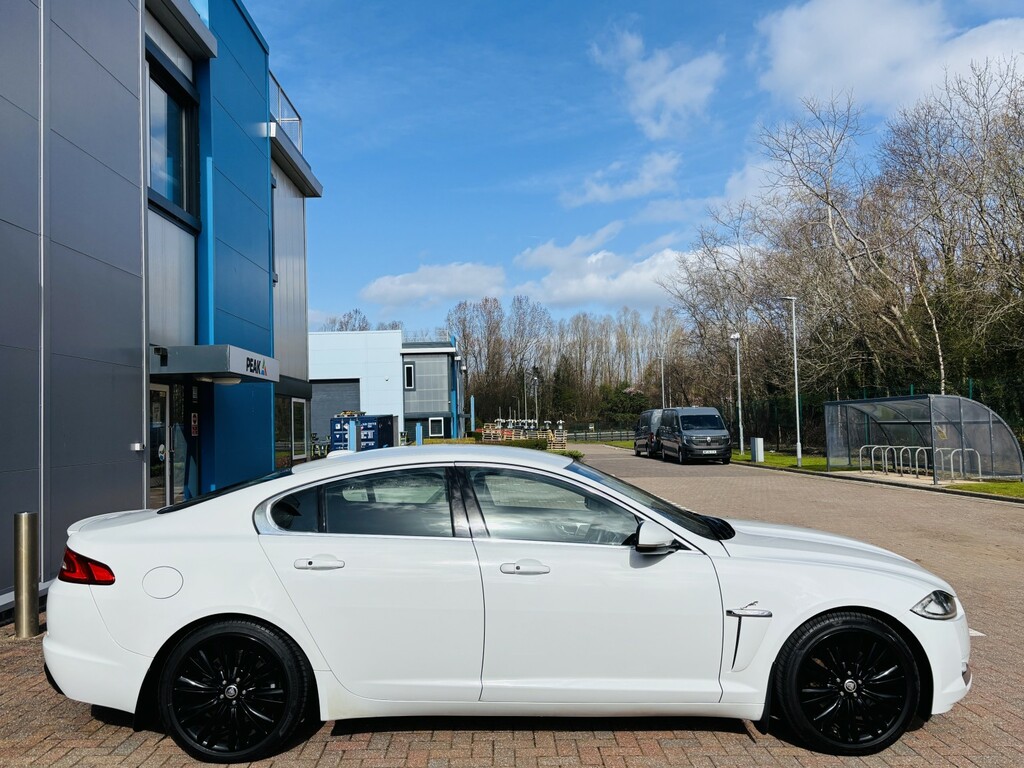 Jaguar XF 3.0 D V6 Portfolio LL12FUW White #6