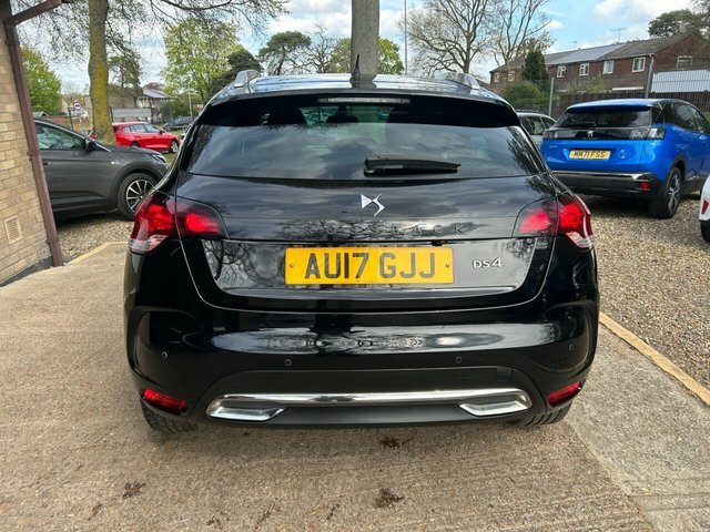 DS DS 3 Crossback Hatchback Orange #8
