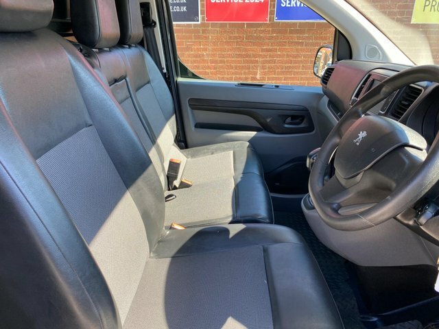 Peugeot Expert Bluehdi 1200 Professional Long MK19XWZ Black #4