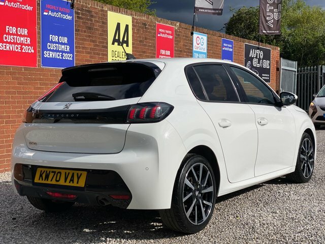 Peugeot 208 Puretech Allure Premium Euro KW70VAY White #2