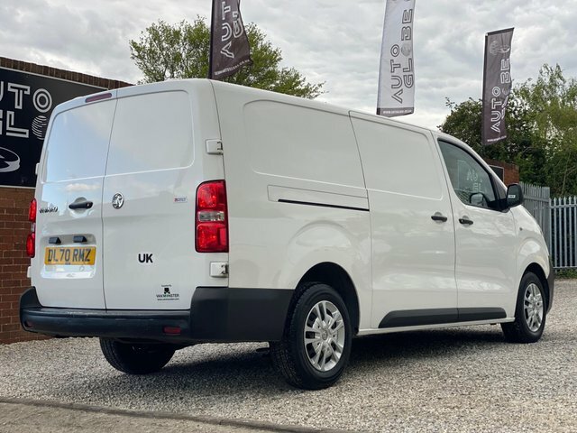 Vauxhall Vivaro Turbo D 2900 Dynamic DL70RMZ White #3