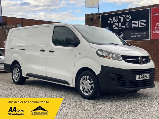 Vauxhall Vivaro Turbo D 2900 Dynamic White