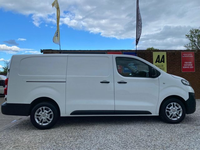 Vauxhall Vivaro Turbo D 2900 Dynamic DL70RMZ White #2
